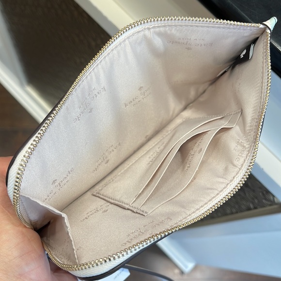 Kate Spade Lucy Orange Toss Printed Medium L-Zip Wristlet
Cream Multi
NWT - Picture 16 of 16